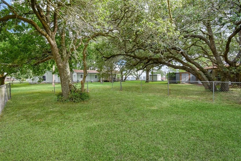 Photo of 1551 Bayview Drive