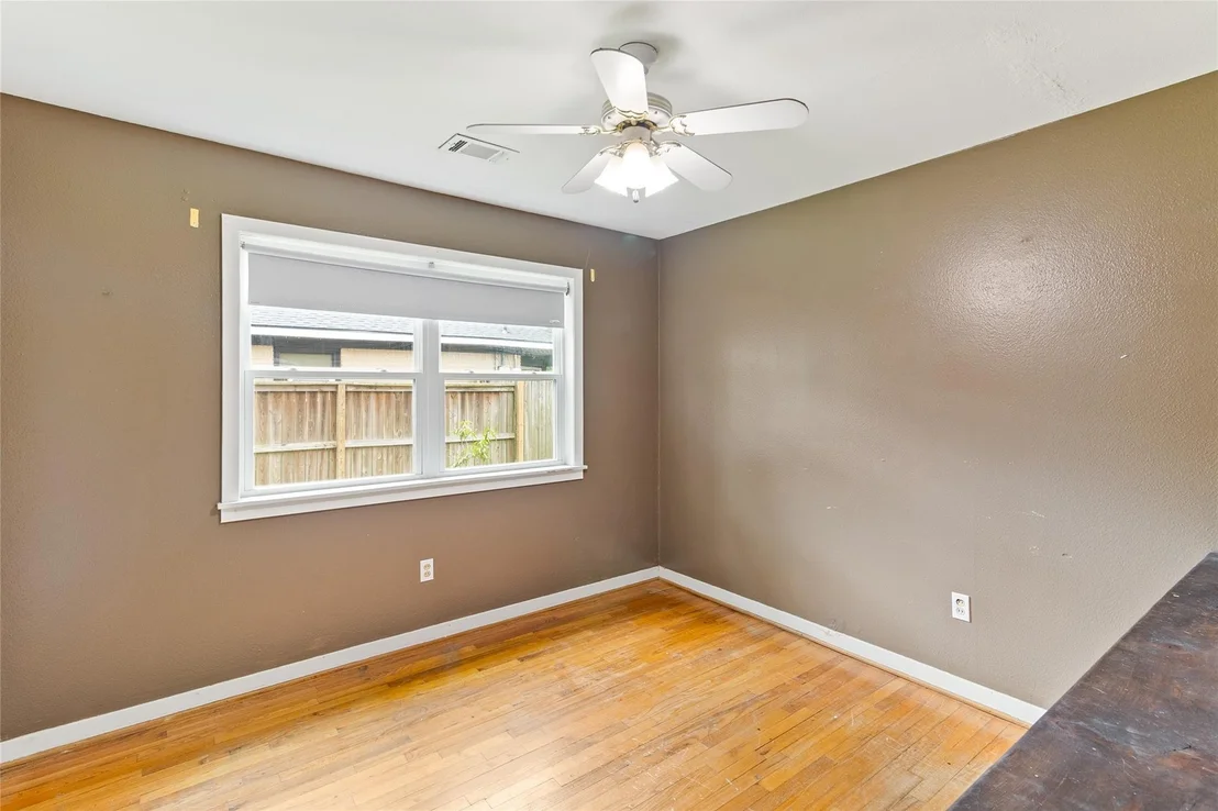 Photo of 1413 Lawn Drive