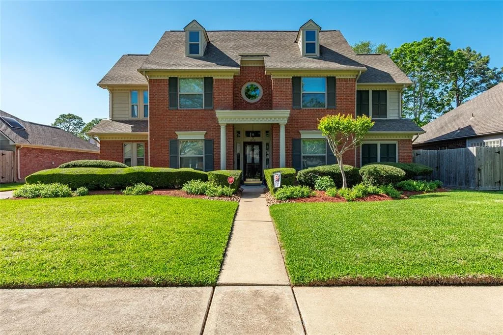 Photo of 15931 Manor Square Drive