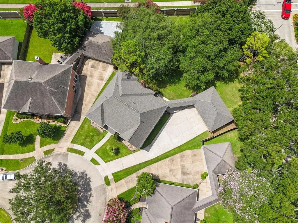Photo of 2123 Riverside Drive
