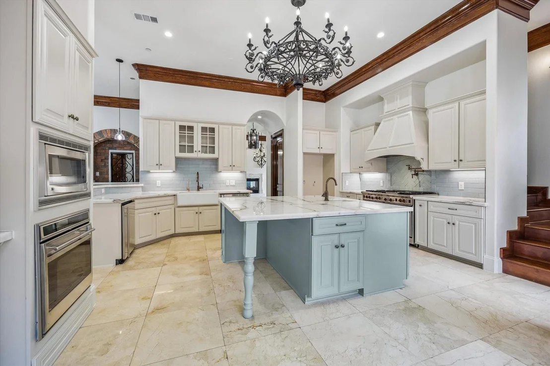 Photo of 8448 Westview Drive