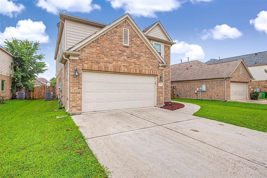Photo of 5006 Forest Hurst Glen