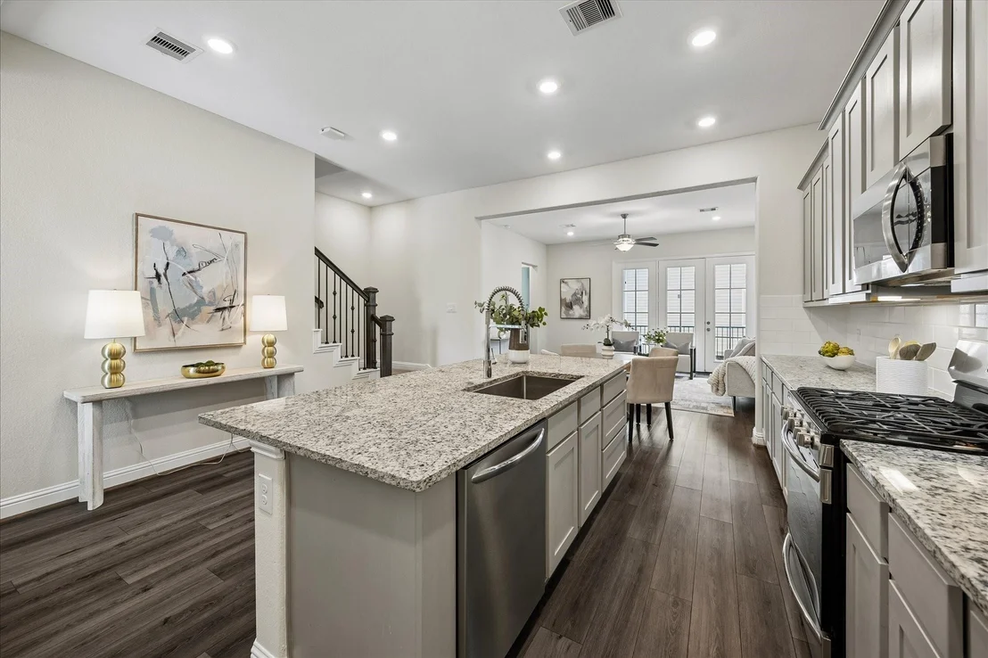 Photo of 11004 Mikula Drive