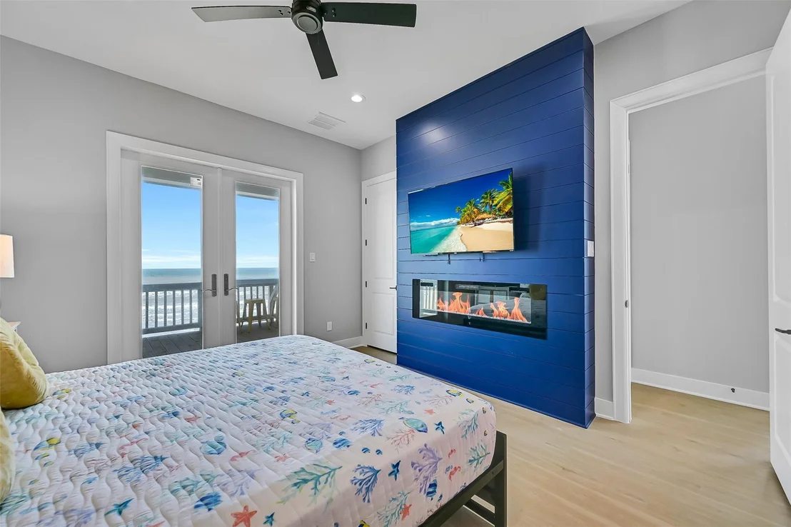 Photo of 16728 West Beach Road