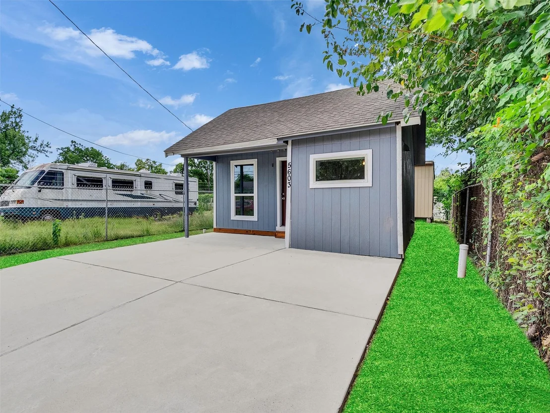 Photo of 5603 N Wayside Drive