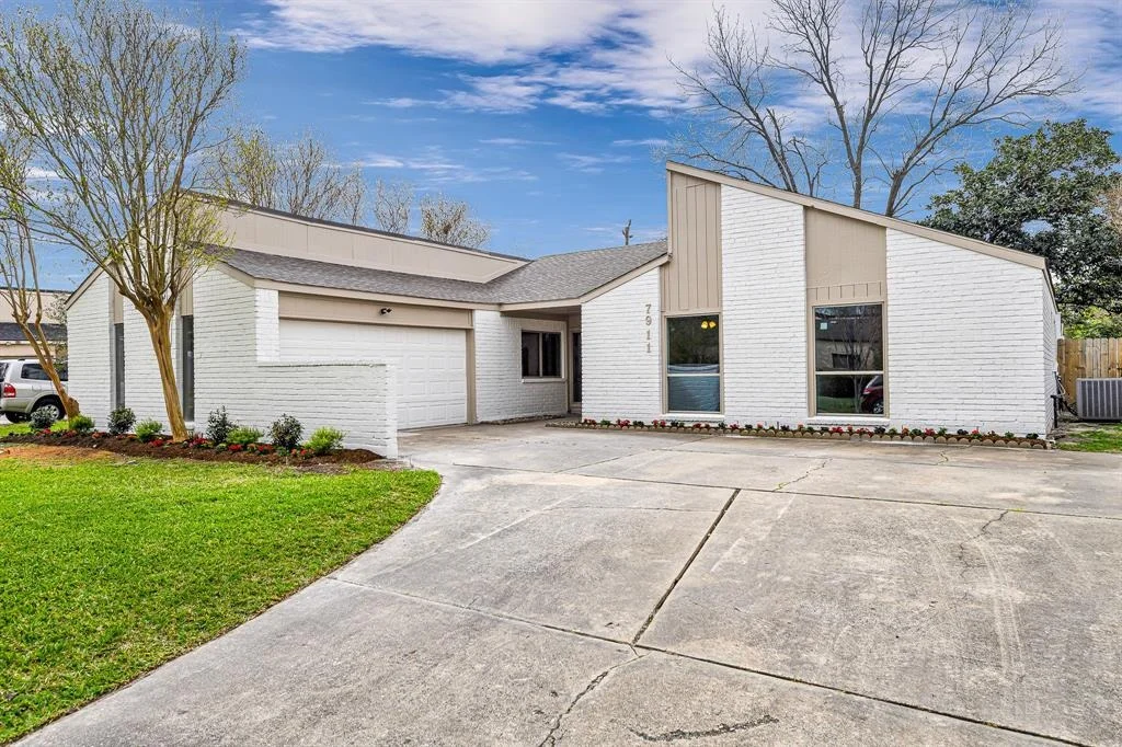 Photo of 7911 Portal Drive