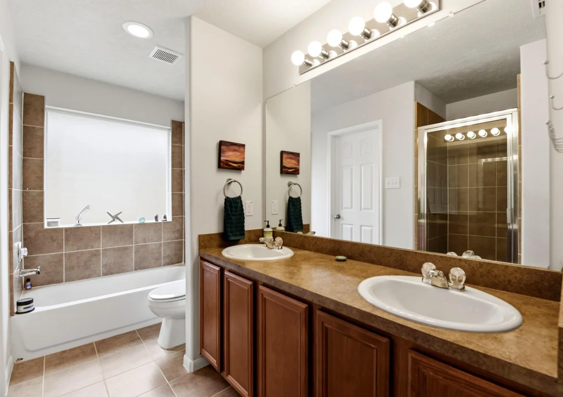 Photo of 12563 Chiswick Road