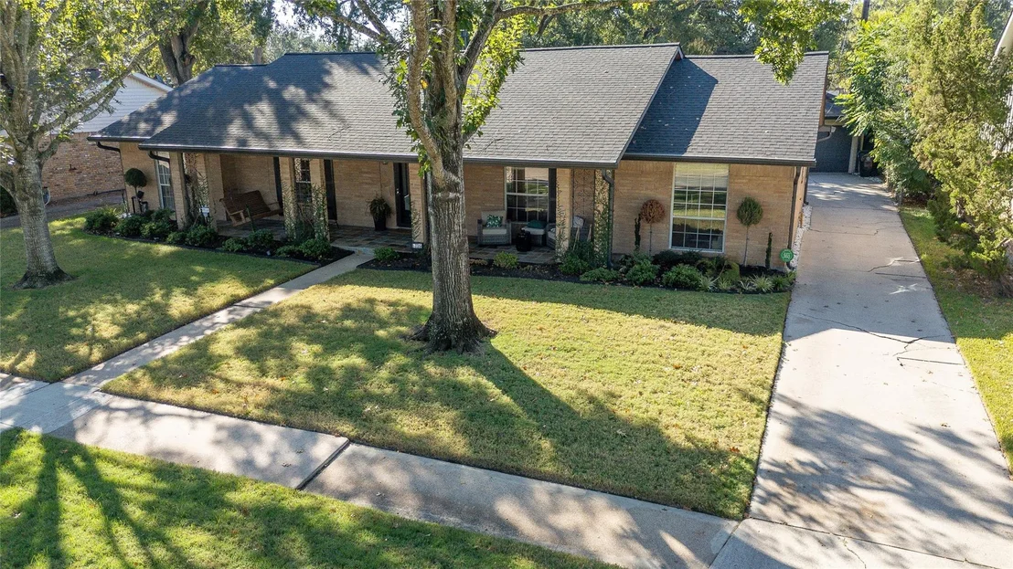 Photo of 5739 Valkeith Drive