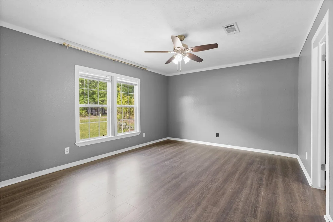 Photo of 141 Leaning Oak Drive