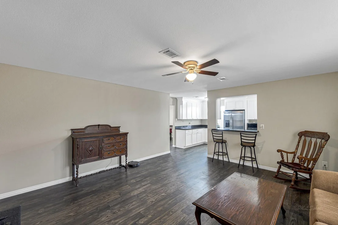 Photo of 1181 Schmidt Road