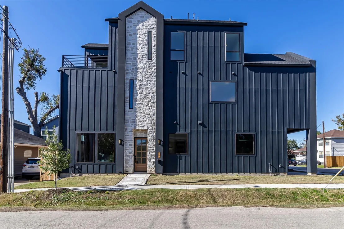 Photo of 829 Alexander Street