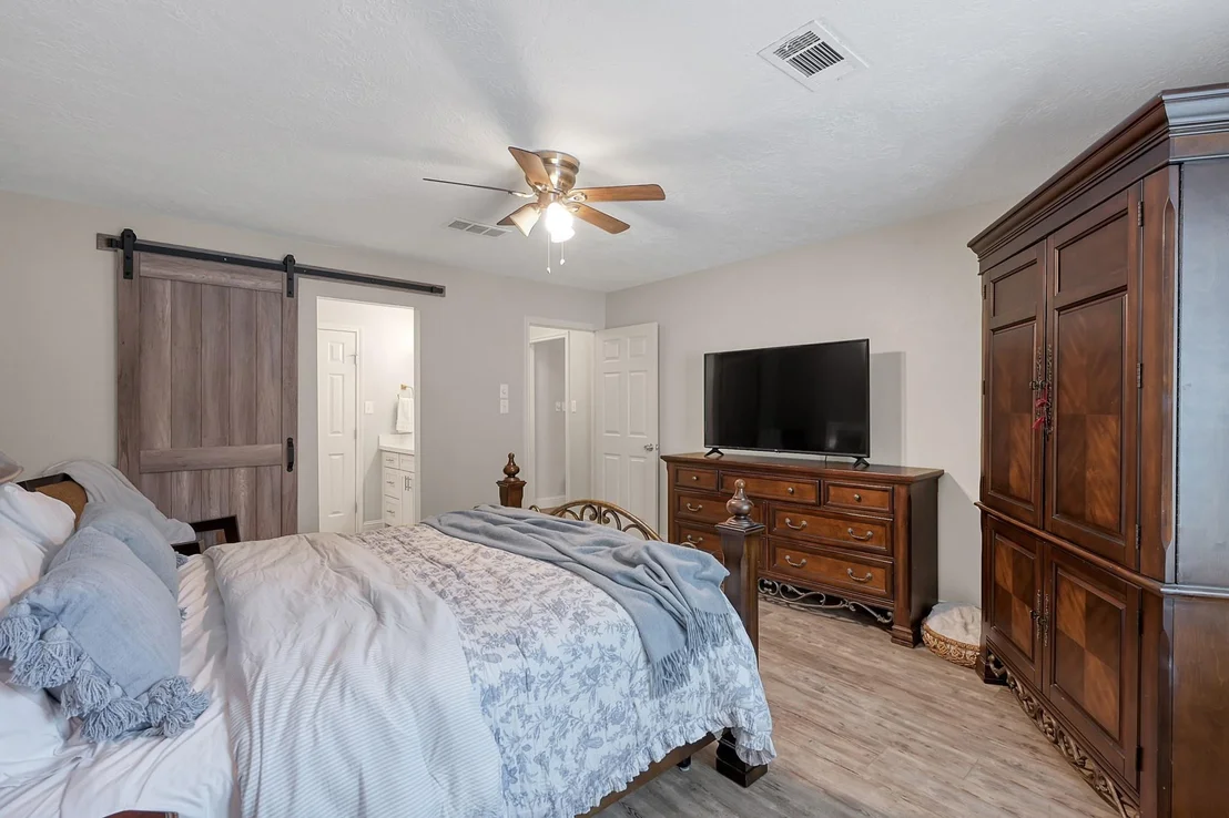 Photo of 8 Cambridge Circle