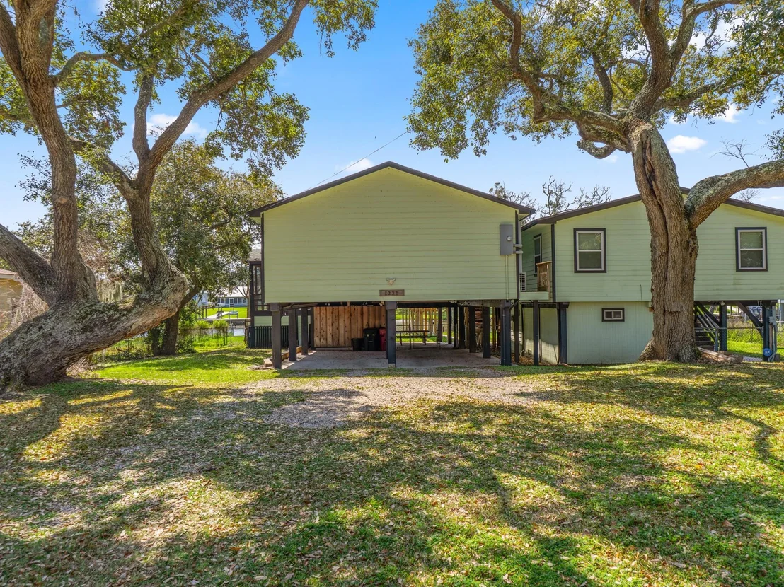 Photo of 1225 Private Road 652