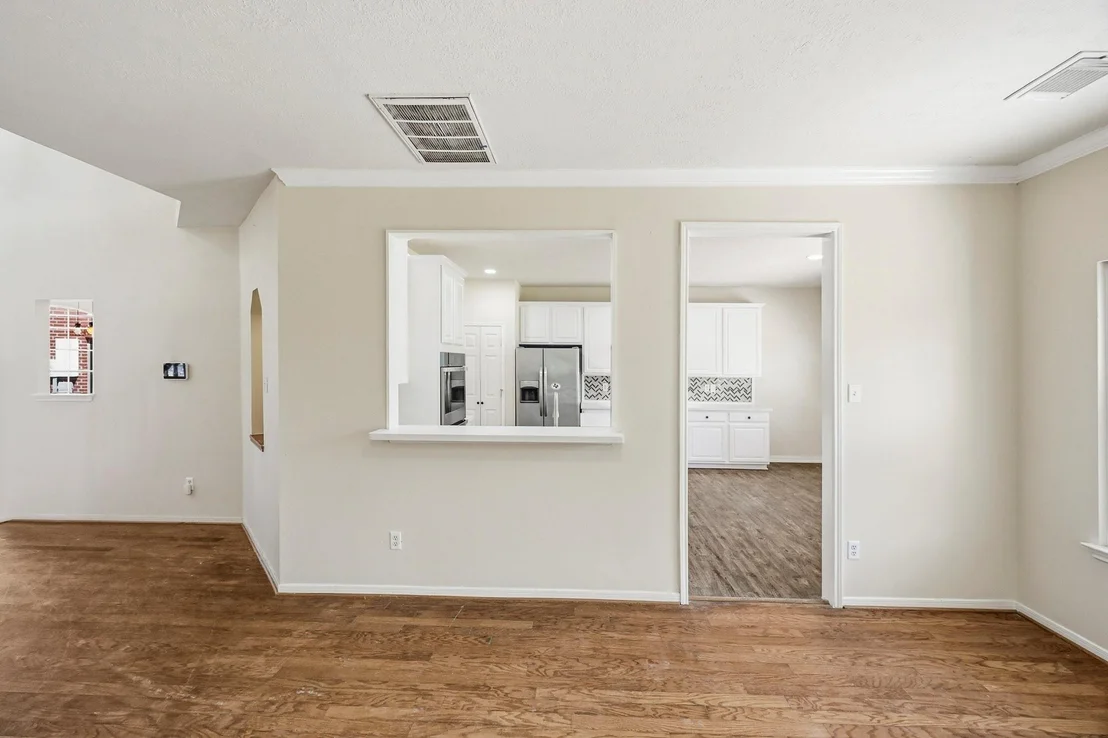 Photo of 215 Crabapple Drive
