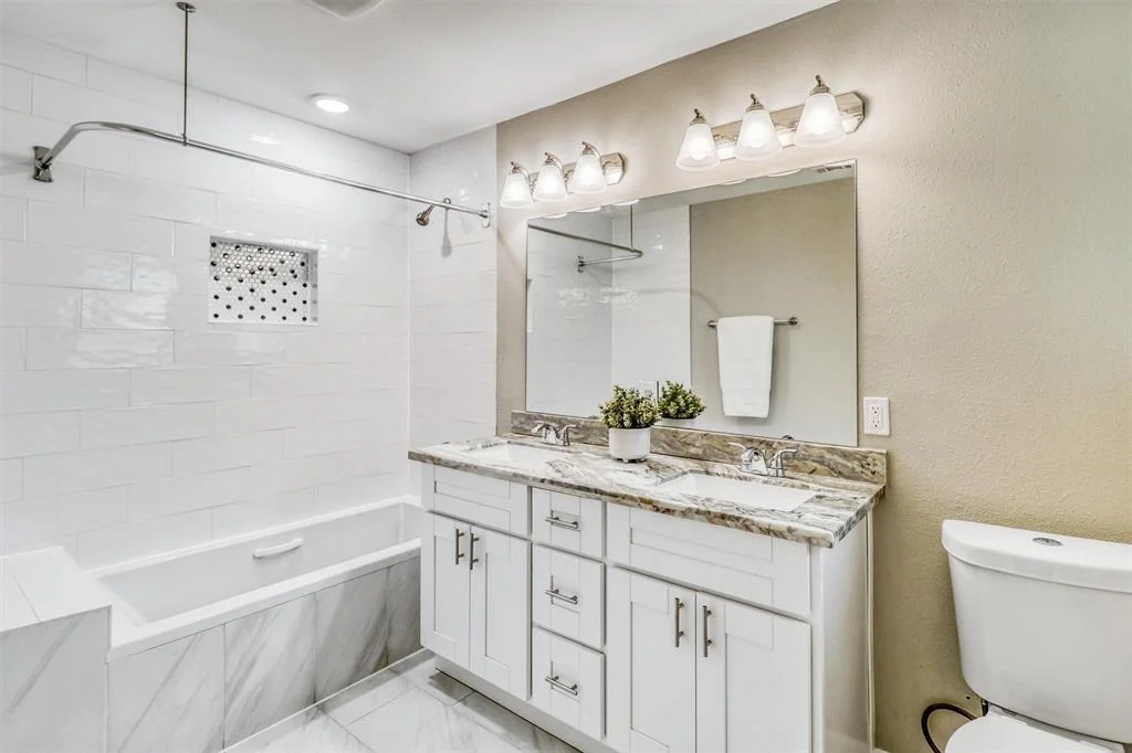 Photo of 2214 Lazybrook Drive