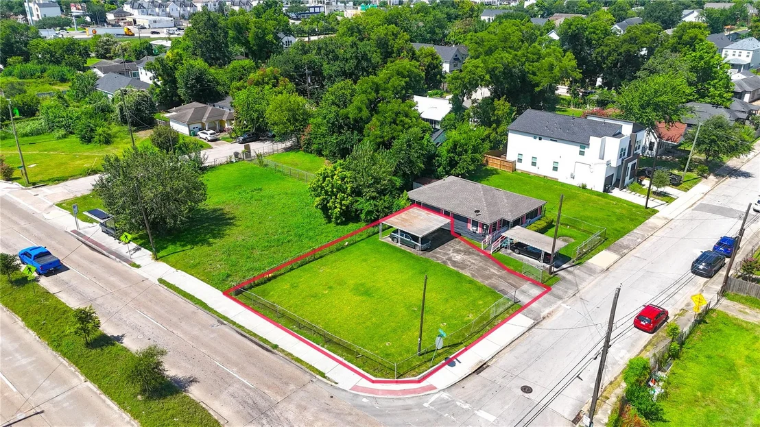 Photo of 3227 Airline Drive