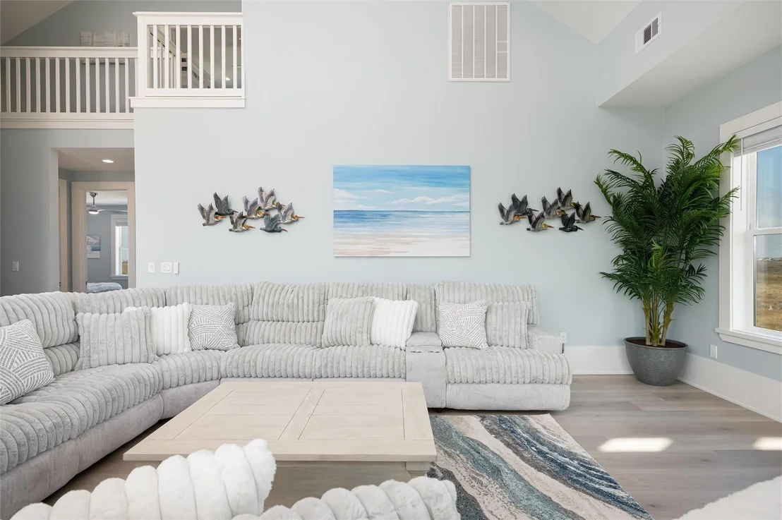 Photo of 2425 Audubon Avenue