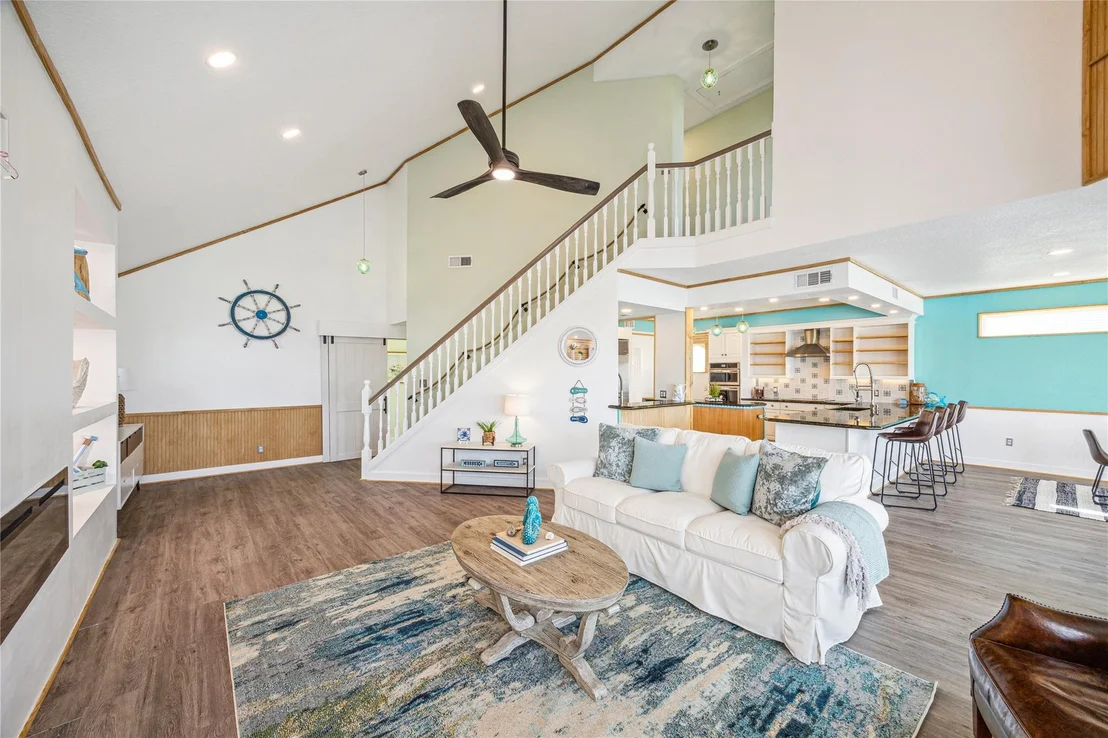 Photo of 1322 Outrigger