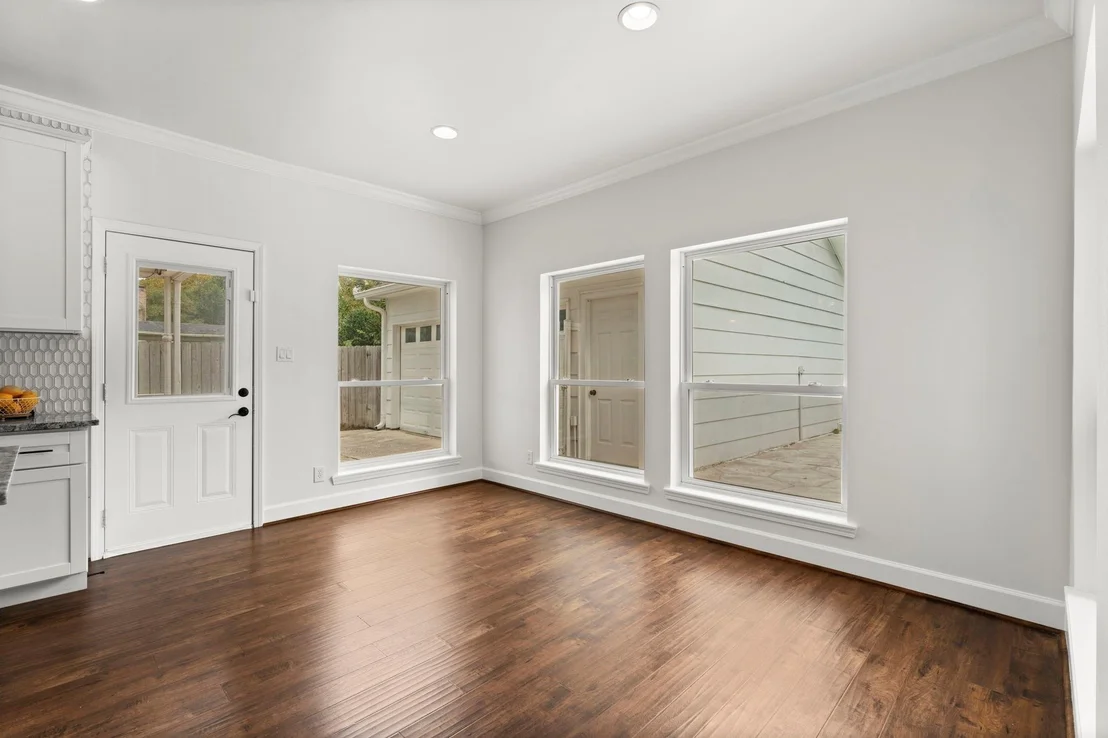 Photo of 1106 Crossroads Drive