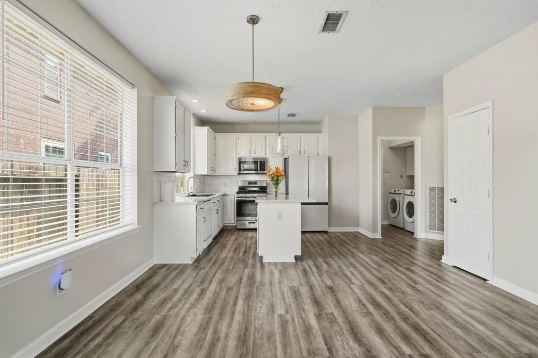 Photo of 1211 Lamplight Trail Drive