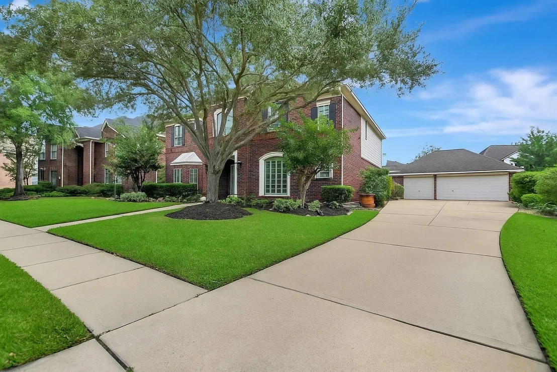 Photo of 15918 Lake Loop Drive