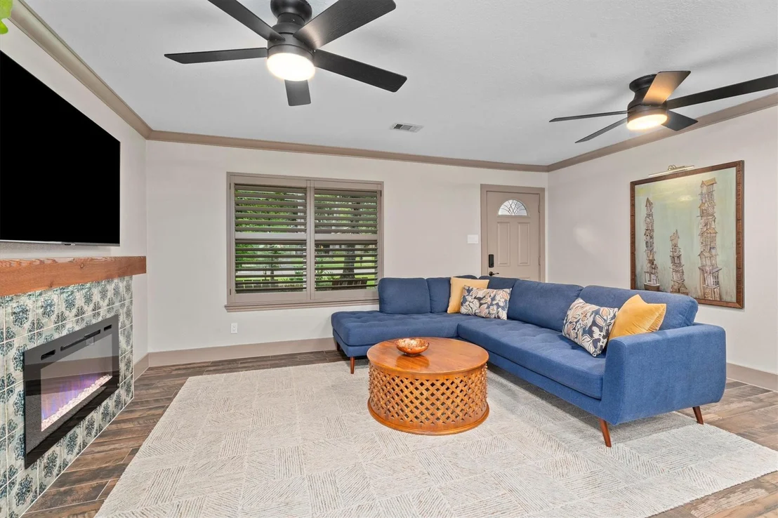 Photo of 1512 Glen Oaks Drive