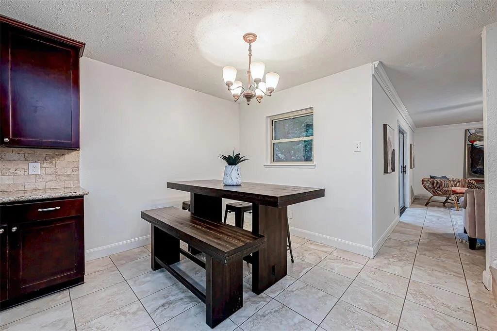 Photo of 9538 Meadowcroft Drive
