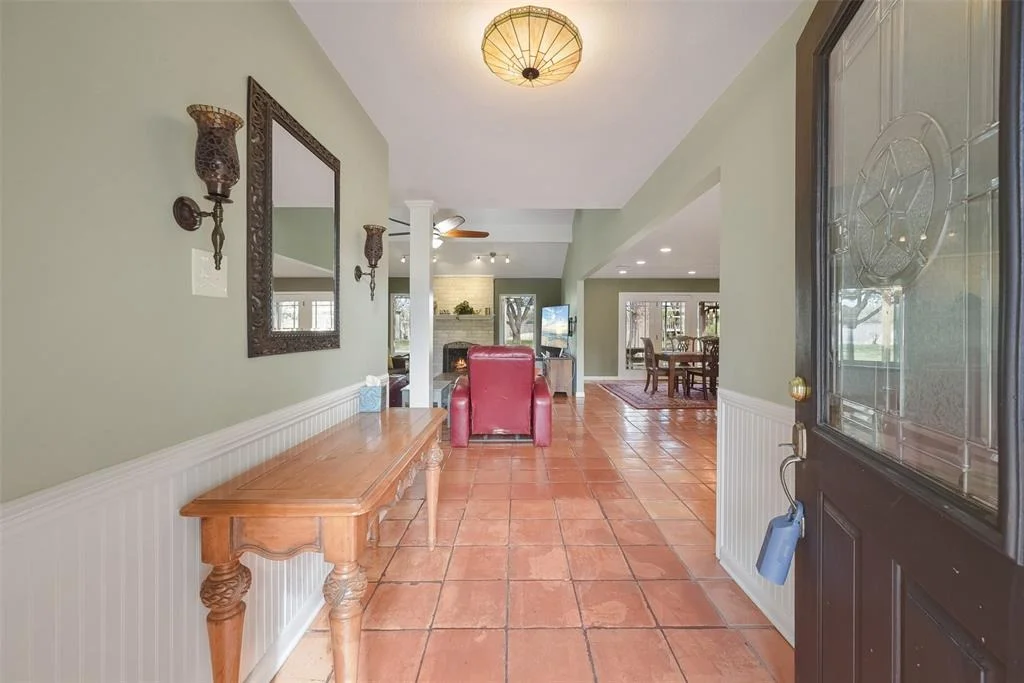 Photo of 2711 N Saddlebrook Lane