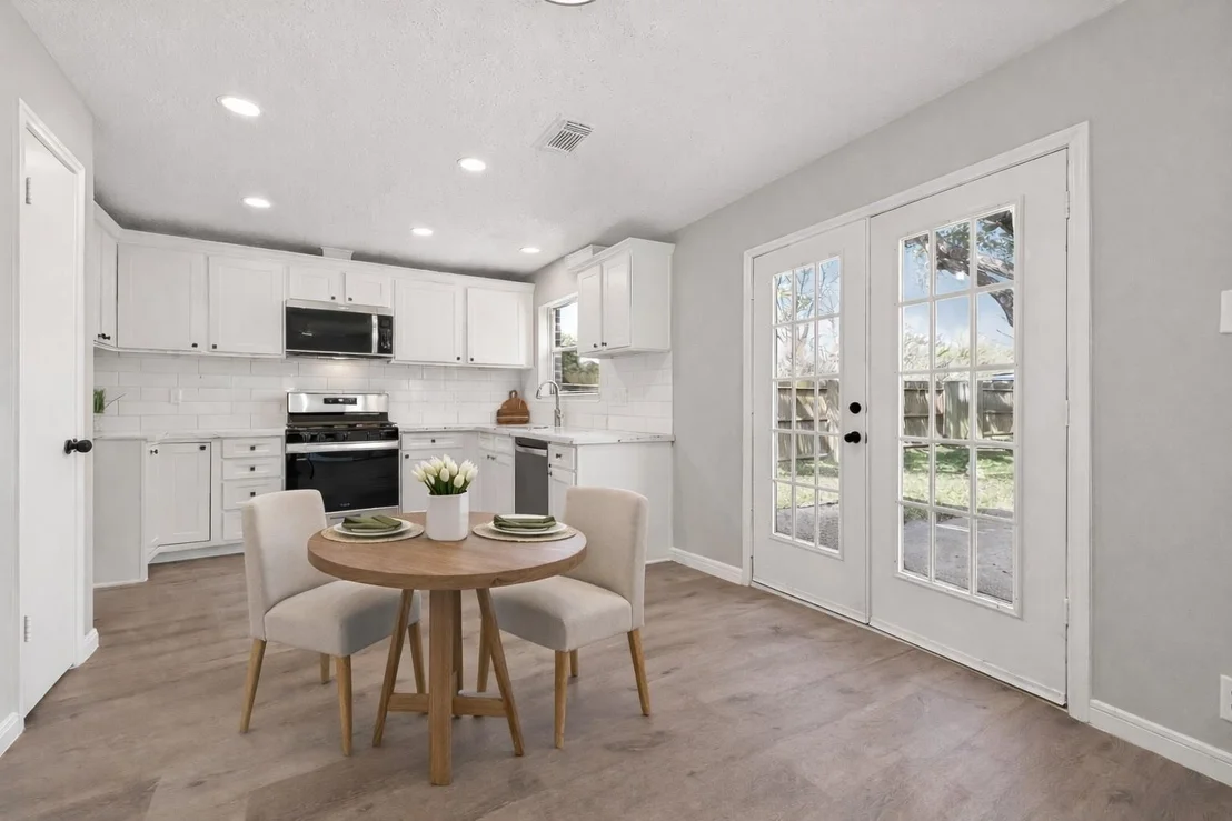 Photo of 1027 Long Prairie Drive