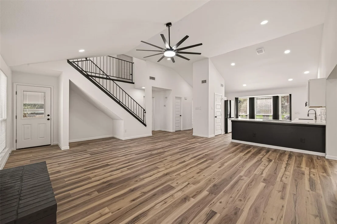 Photo of 2915 Whispering Springs Dr