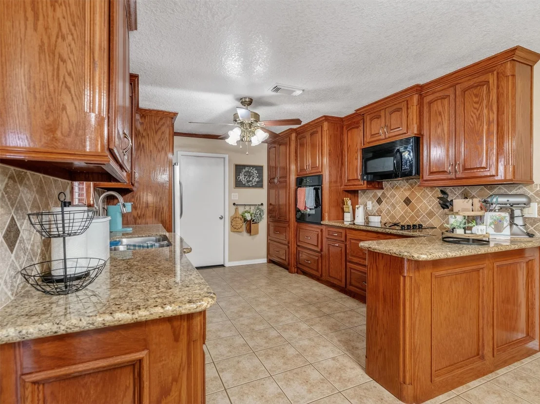 Photo of 1348 Gifford Road