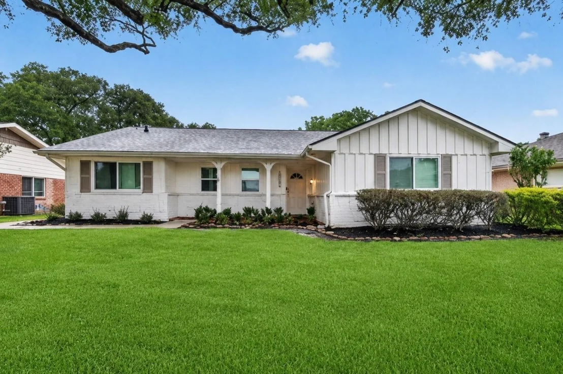 Photo of 5006 Creekbend Drive