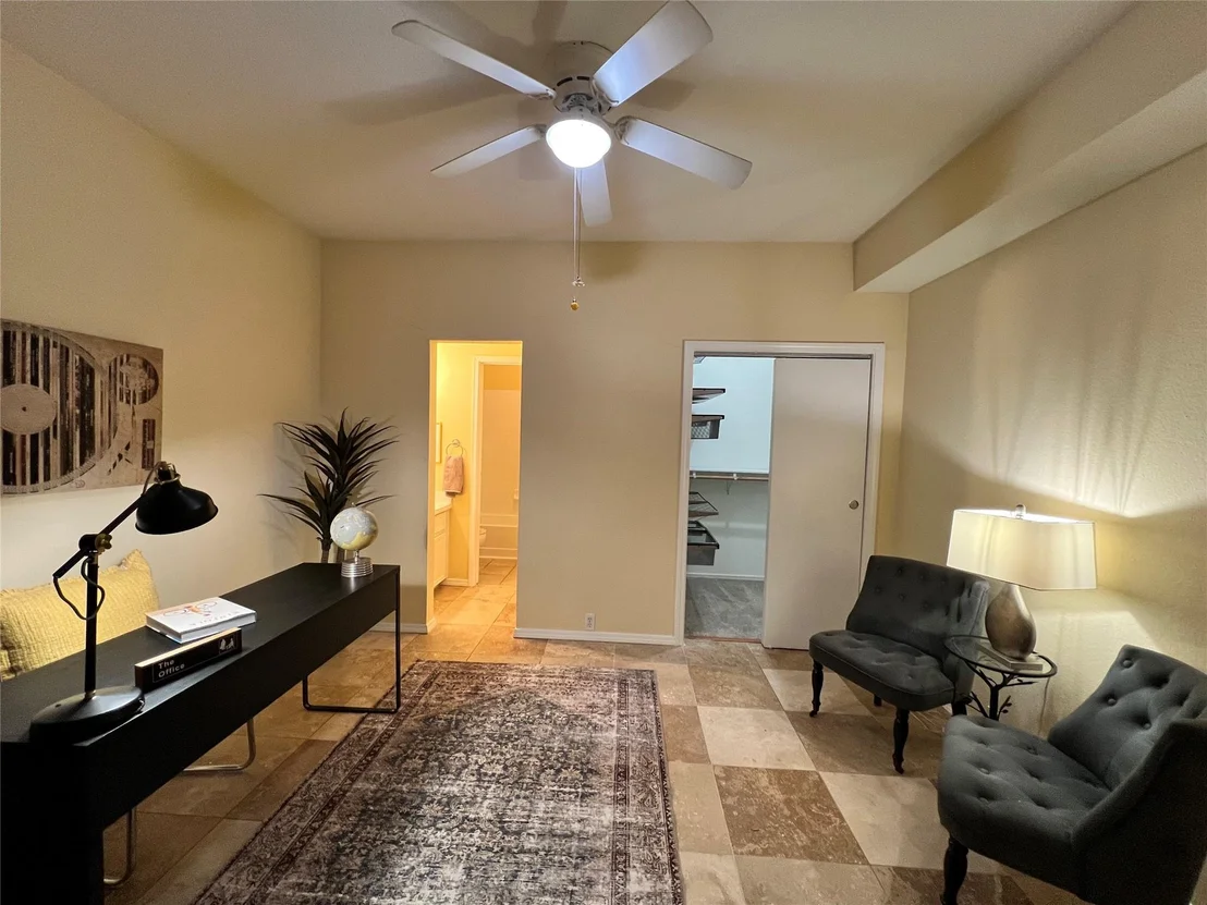 Photo of Unit 4 at 4900 Floyd Street
