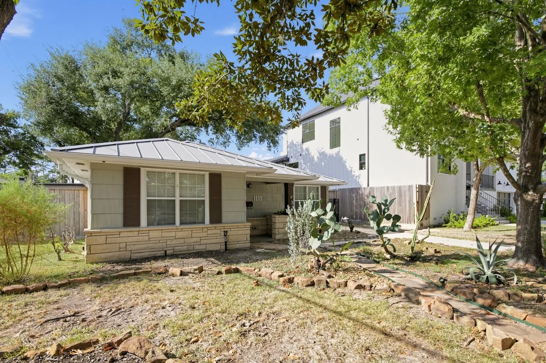 Photo of 1111 Timbergrove Lane