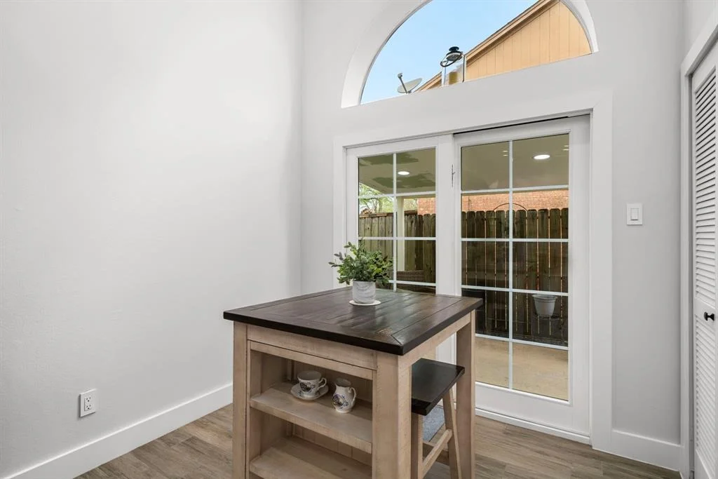 Photo of 506 Rivergrove Drive