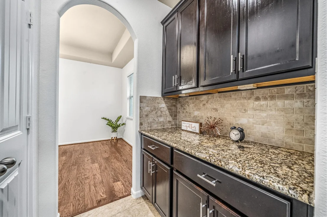 Photo of 1806 Oak View Lane