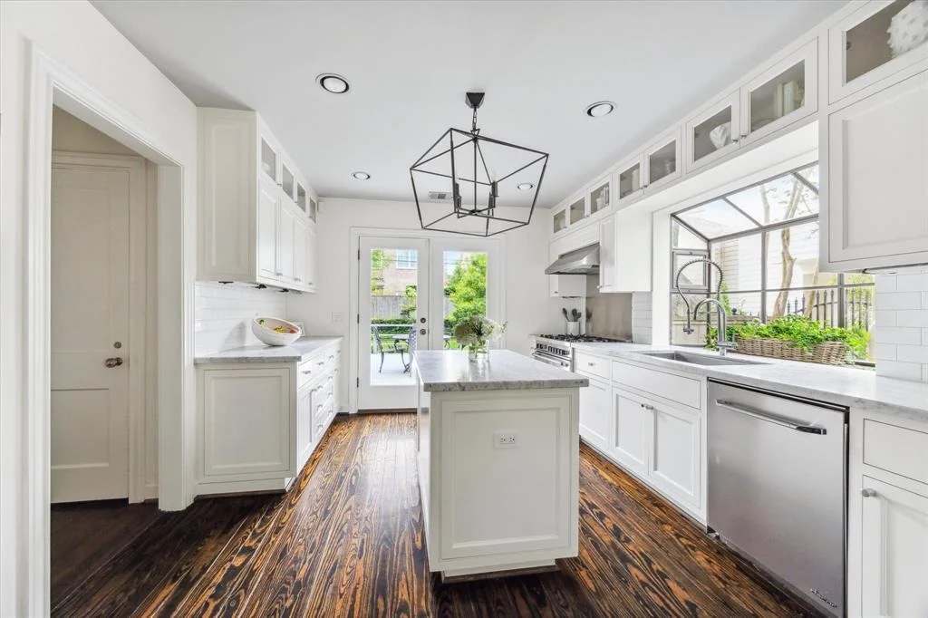 Photo of 2911 Sunset Boulevard