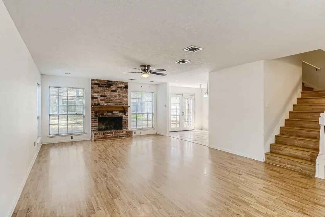 Photo of 19527 Enchanted Oaks Drive