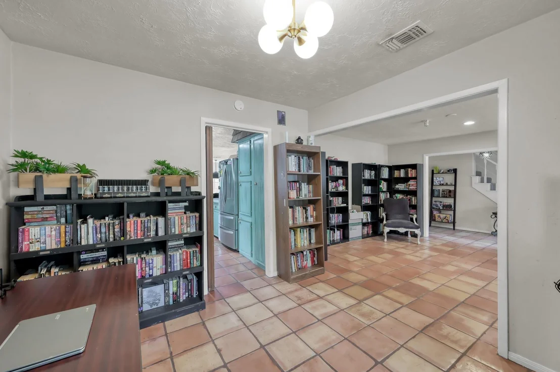 Photo of 25610 Walnut Grove Circle