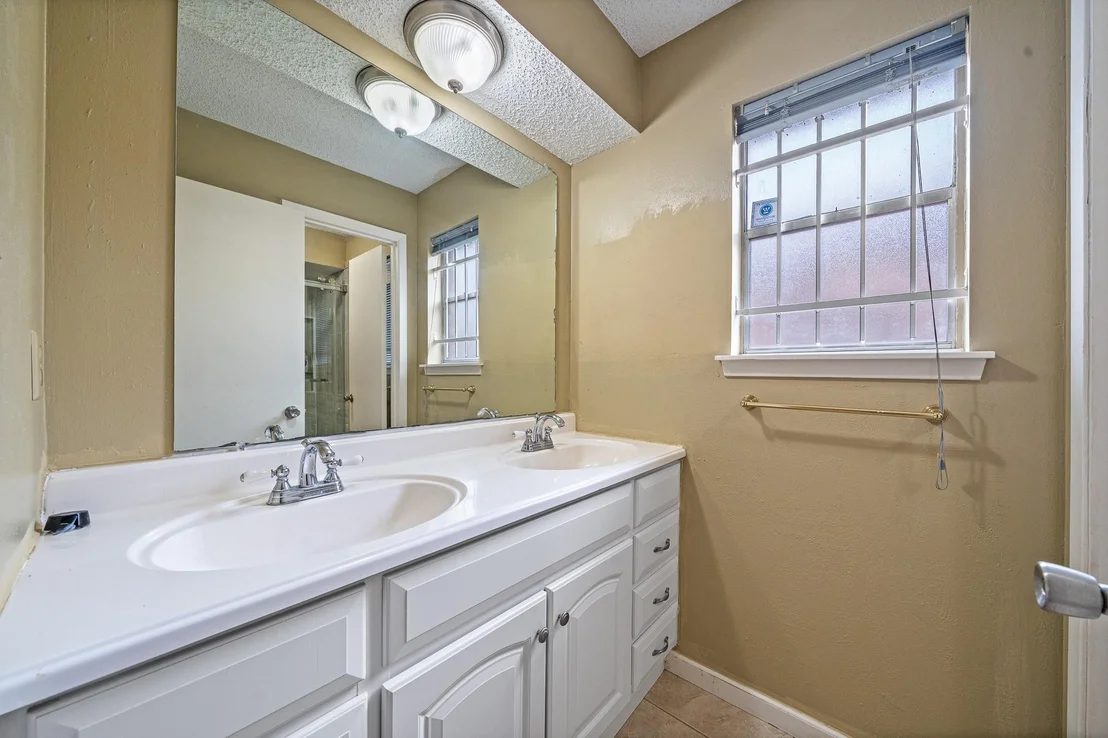Photo of 10714 Sherburne Drive