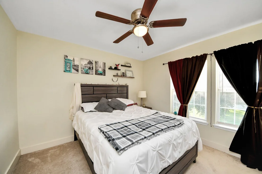 Photo of 20826 Settlers Lake Cir N Circle