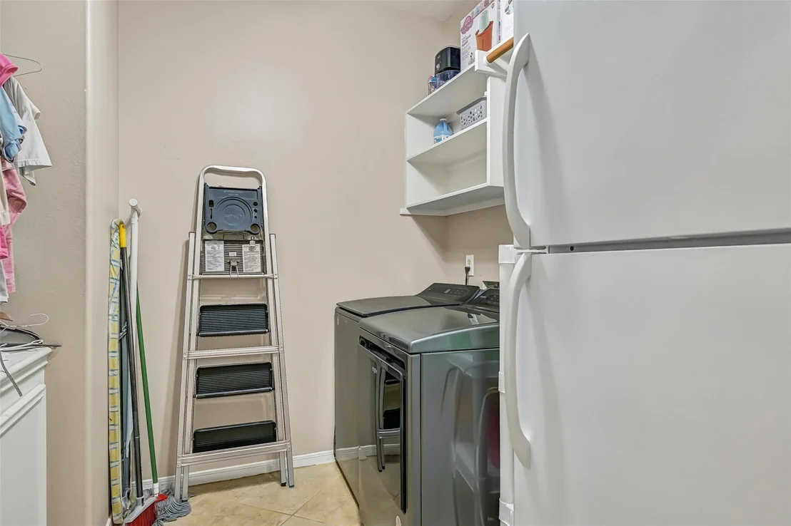 Photo of 906 High Ridge Circle