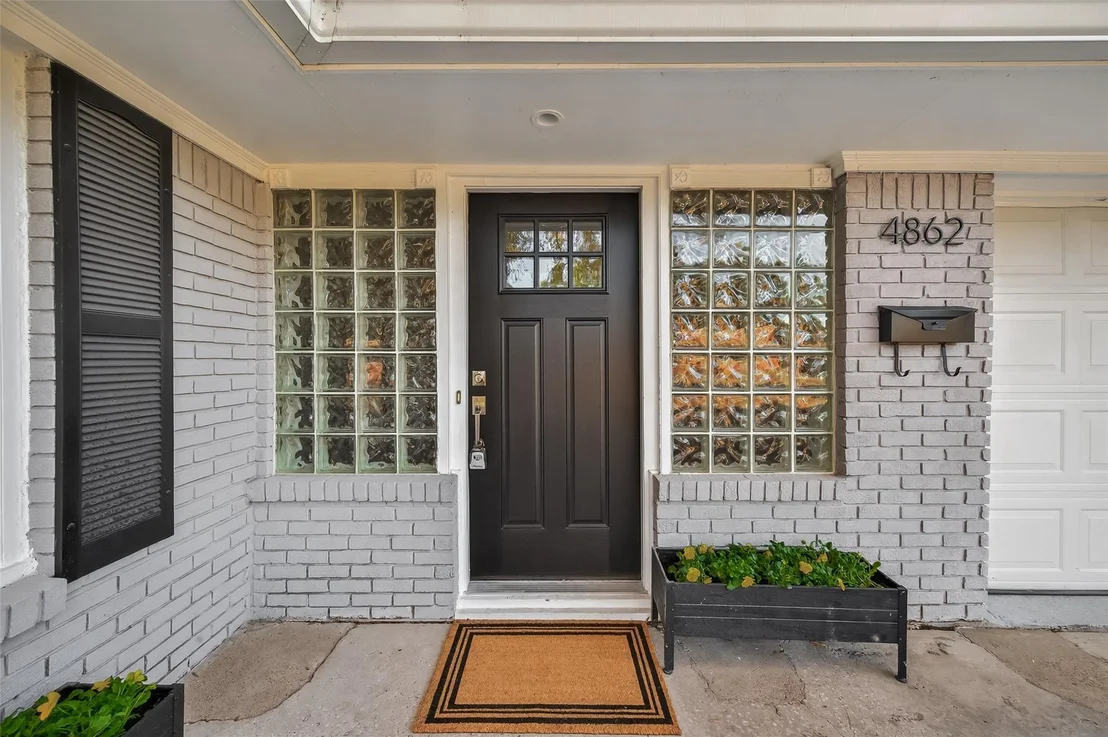 Photo of 4862 Creekbend Drive