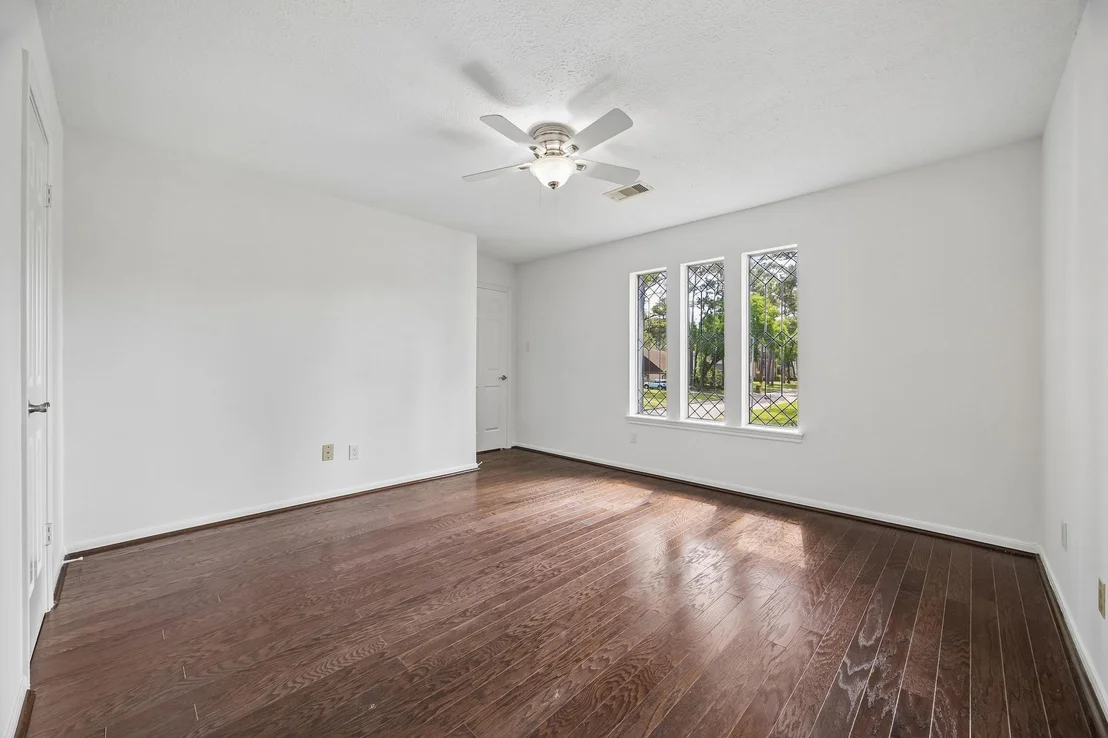 Photo of 9718 Oxted Lane