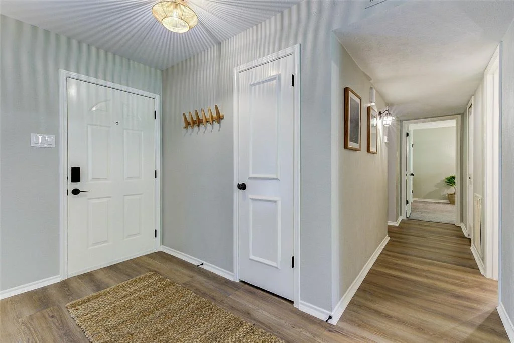 Photo of 2650 Lark Lane