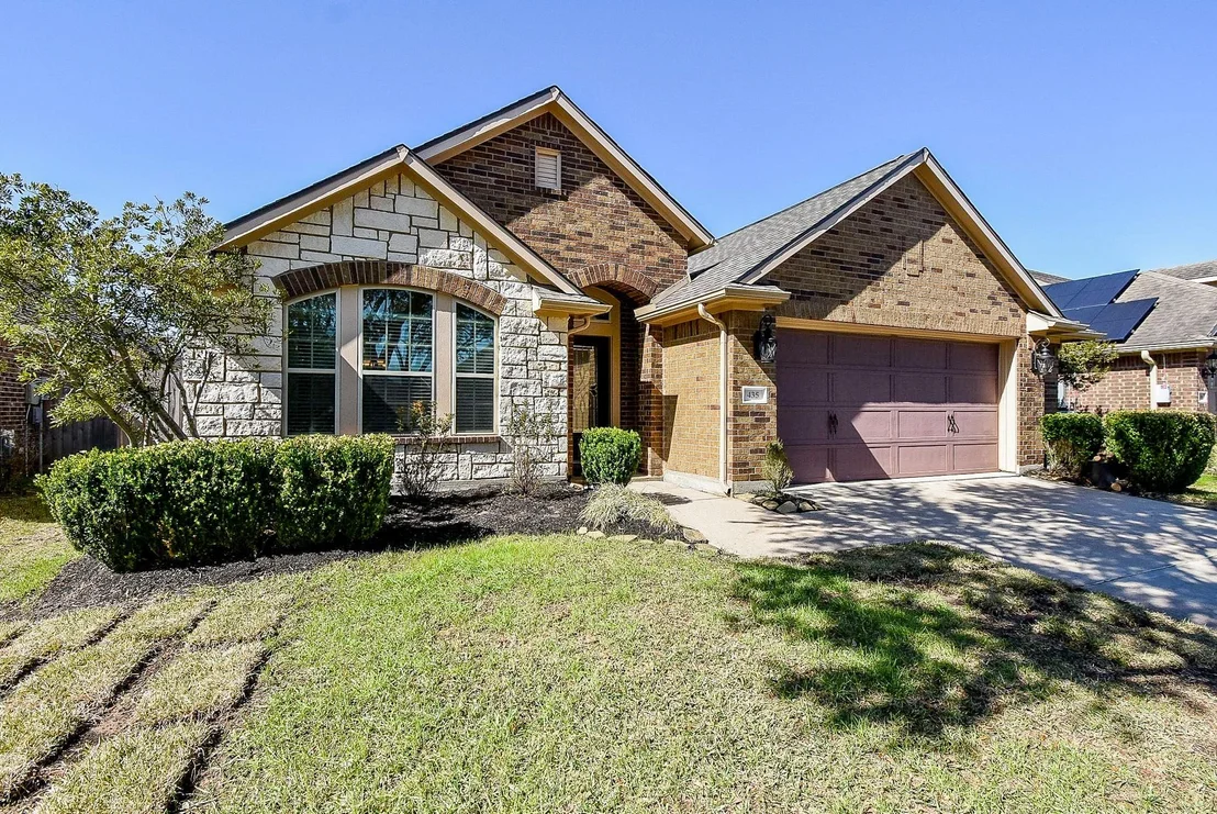 Photo of 435 Cascade Oaks Lane