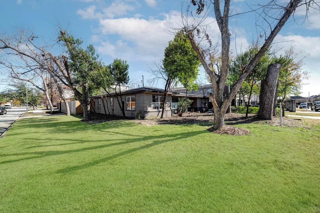Photo of 1524 Jacquelyn Drive