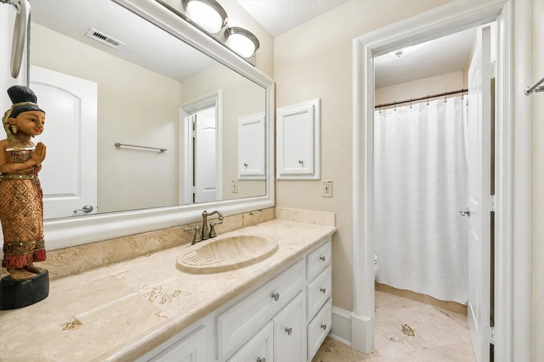 Photo of 6810 Anthonia Lane