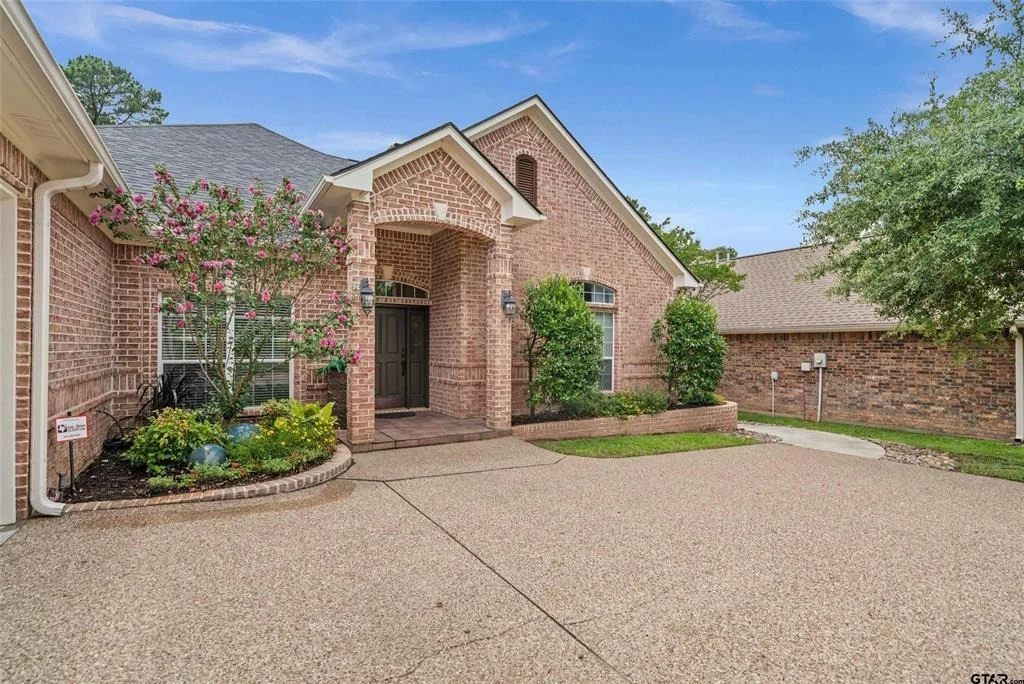 Photo of 420 Bunker Drive