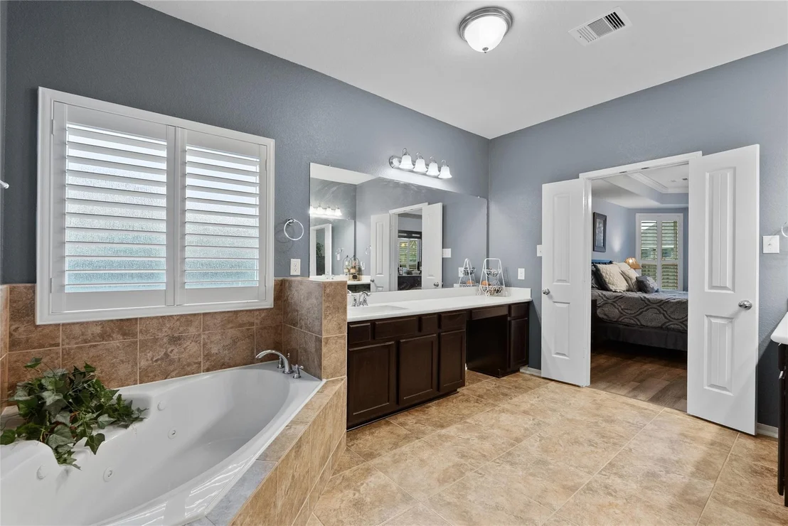 Photo of 4224 Walnut Bend Drive